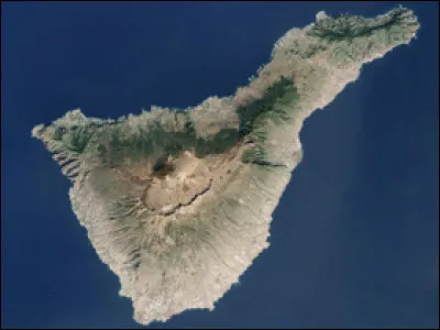 Le Teide est le point culminant de l'Espagne. Vrai ou faux ?
