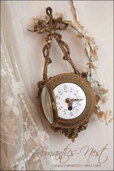 Qui chantait "La femme qui est dans mon lit n'a plus 20 ans depuis longtemps" ?