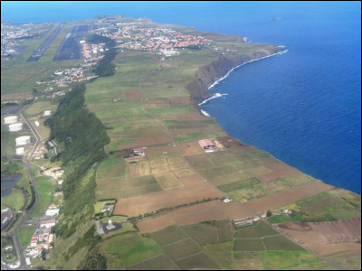 Pour relier les îles açoriennes entre elles, vous avez deux moyens : le ferry ou l'avion. Quelle est cette compagnie aérienne qui est la seule à opérer des vols inter-îles aux Açores ?