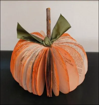 La cl&eacute;mentine est un hybride issu :