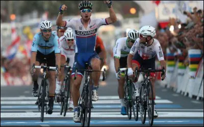 Cinquième et dernier à ce jour à avoir remporté trois titres, il est le seul à les avoir remporté consécutivement, en 2015, 2016 et 2017 :