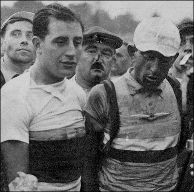 Il a été, en 1933, le premier Français à décrocher le titre mondial :