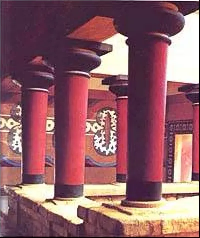 Quel est ce magnifique palais, site le plus important de l'île ?