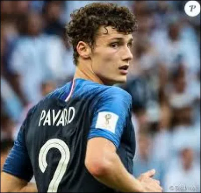 Quel numéro porte-t-il dans son club actuel ?