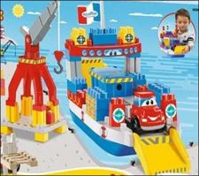 Ce chantier naval est composé de pièces :