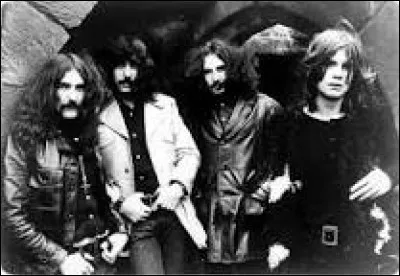 Formé en 1968, ce groupe de hard rock britannique est considéré comme l'un des fondateurs du heavy metal. L'un de leurs plus grands singles est "Paranoid", sorti en 1970.