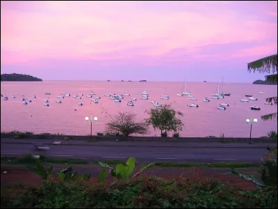 Sur quelle île se situe Mamoudzou ?
