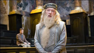 Le nom entier de Dumbledore est...