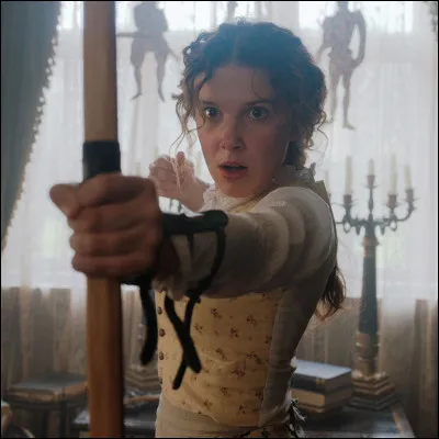 Quel âge a Enola ? ... ans