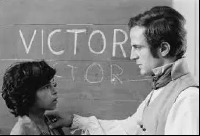 En 1969 Truffaut réalise un film historique en noir et blanc sur la découverte d'un enfant, capturé en 1800 dans l'Aveyron par des paysans. Quel est ce film ?