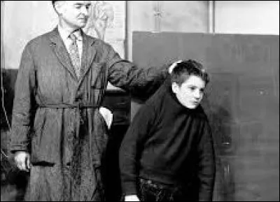 Quel film retrace cette enfance difficile ?