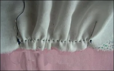 Une fois n'est pas coutume, nous adjoindrons un qualificatif qui va dans la bonne direction, pour faire bon poids...