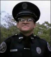 Ancien commerant entr dans la police, il est :