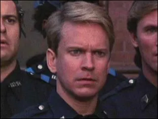 Dgout de s'tre fait 'emprunter' sa voiture par Mahoney et trahissant souvent l'acadmie, il est :