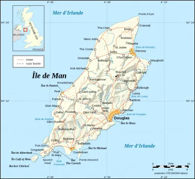 Après quelques heures d'avion, vous atterrissez sur cette petite île située en mer d'Irlande. Quelle est la capitale de l'île de Man ?