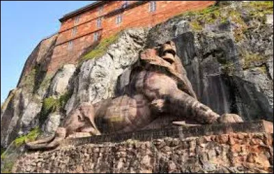 Dans quelle région peut-on admirer la célèbre statue du Lion de Belfort ?