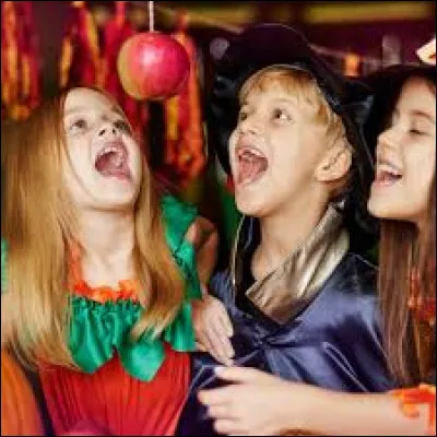 Comment dit-on "une pomme" en anglais ?