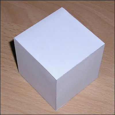 Combien de faces un cube poss&egrave;de-t-il ?