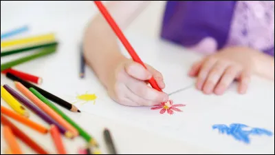 Ce ministre a décidé de rendre l'école :