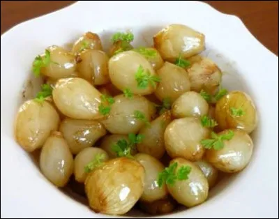 Que signifie l'expression "aux petits oignons" ?