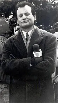 Journaliste de mtier, il prsente galement :