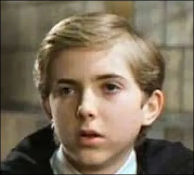 Quelle est la maison de Ernie MacMillan ?