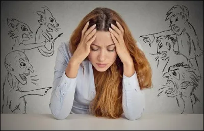 Quelle sorte de schizophrénie est accompagnée de symptômes dépressifs, ou de symptômes maniaques ?