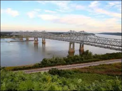 Quelle partie de son pays le Mississippi traverse-t-il ?