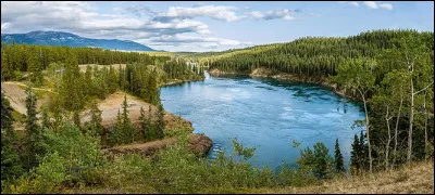 Vrai ou faux : le fleuve Yukon est présent dans deux pays : le Canada et les Etats-Unis.