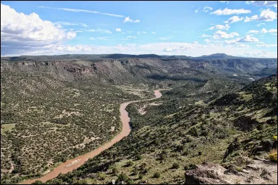Dans quel état américain le Rio Grande prend-il sa source ?