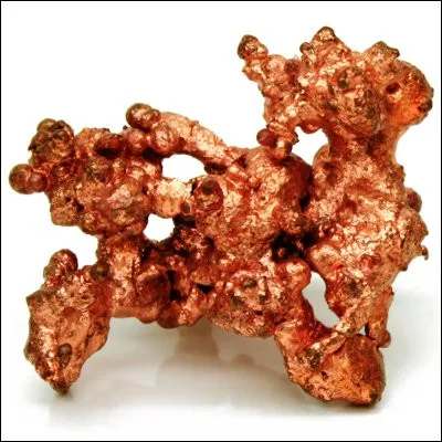 Quel &eacute;l&eacute;ment chimique, de num&eacute;ro atomique 29, de couleur rouge&acirc;tre, poss&egrave;de un niveau de conductivit&eacute; &eacute;lectrique &eacute;lev&eacute; ?