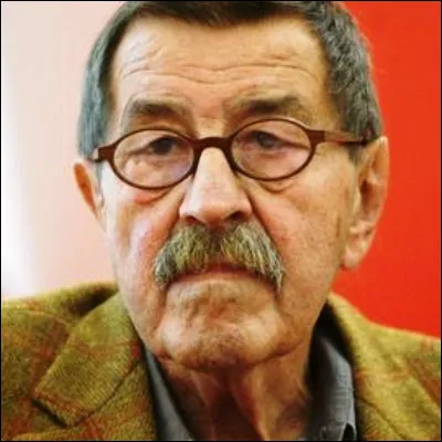 Dans quel roman de Gunther Grass un enfant refuse-t-il de grandir et s'attache-t-il &agrave; un instrument de musique ?