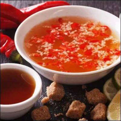 Quelle sauce &agrave; base de poisson typique de la cuisine vietnamienne vient de Chine, o&ugrave; elle est appel&eacute;e yulu ?