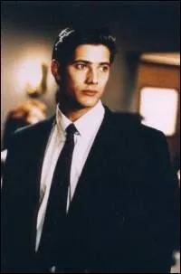 Avant cela il tait James Beaumont dans :