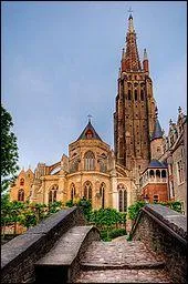 Que trouve-t-on dans l'glise de Notre-Dame ?