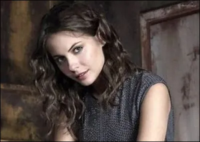 Qui est le vrai père de Théa ?