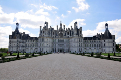 Ce magnifique château est le château de :