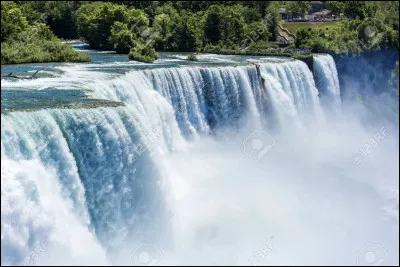 Dans quel Etat peut-on voir les chutes du Niagara ?