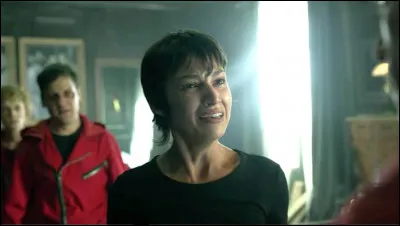 Qui s'&eacute;nerve contre le professeur au t&eacute;l&eacute;phone et qui le calme ?