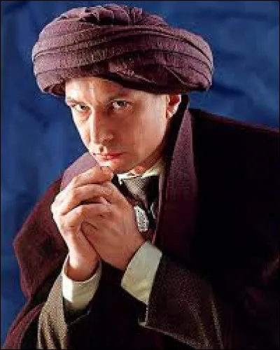 Qui est l'acteur de Quirinus Quirrell ?