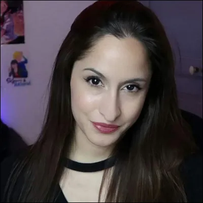 À la base, Dooms est une youtubeuse :