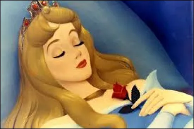 Pour quelle raison Maléfique lance-t-elle un maléfice à Aurore dans "La Belle au bois dormant" ?