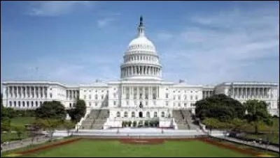 Durant son 1er mandat, quelle loi Trump parvient-il à faire adopter par le Sénat ?