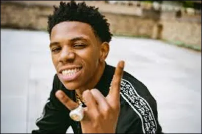 Son dernier album se nomme "Artist 2.0".