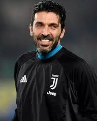 Dans quel club français le célèbre gardien Gianluigi Buffon a-t-il joué ?