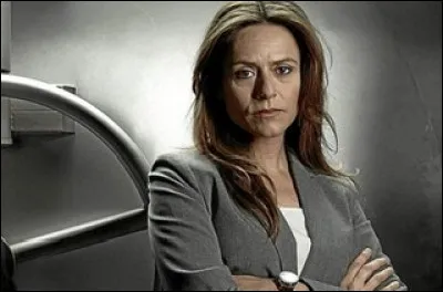 Comment le professeur aborde-t-il Raquel Murillo ?