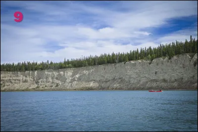 L'embouchure du fleuve Yukon est située :