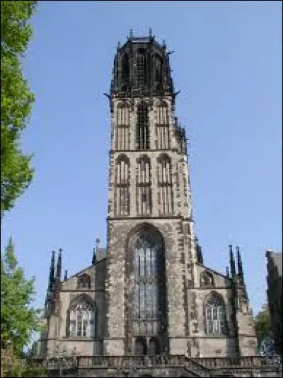 Située dans le Land de Rhénanie-du-Nord-Westphalie, je vous présente :