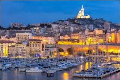 Marseille est la deuxième ville la plus peuplée de France.