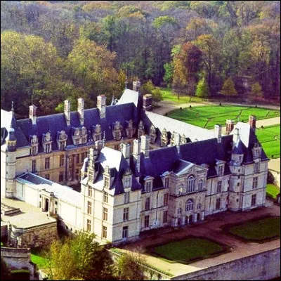 Quelle &eacute;mission t&eacute;l&eacute;vis&eacute;e cr&eacute;&eacute;e en 2007 sur France 2 met en lumi&egrave;re des grands noms de l'histoire et des hauts lieux du patrimoine ?